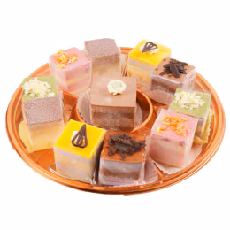T&T Bakery Golden Guest Mousse Cake Platter (1200g)