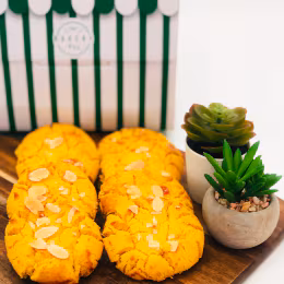 T&T Bakery Almond Cookies (280g)